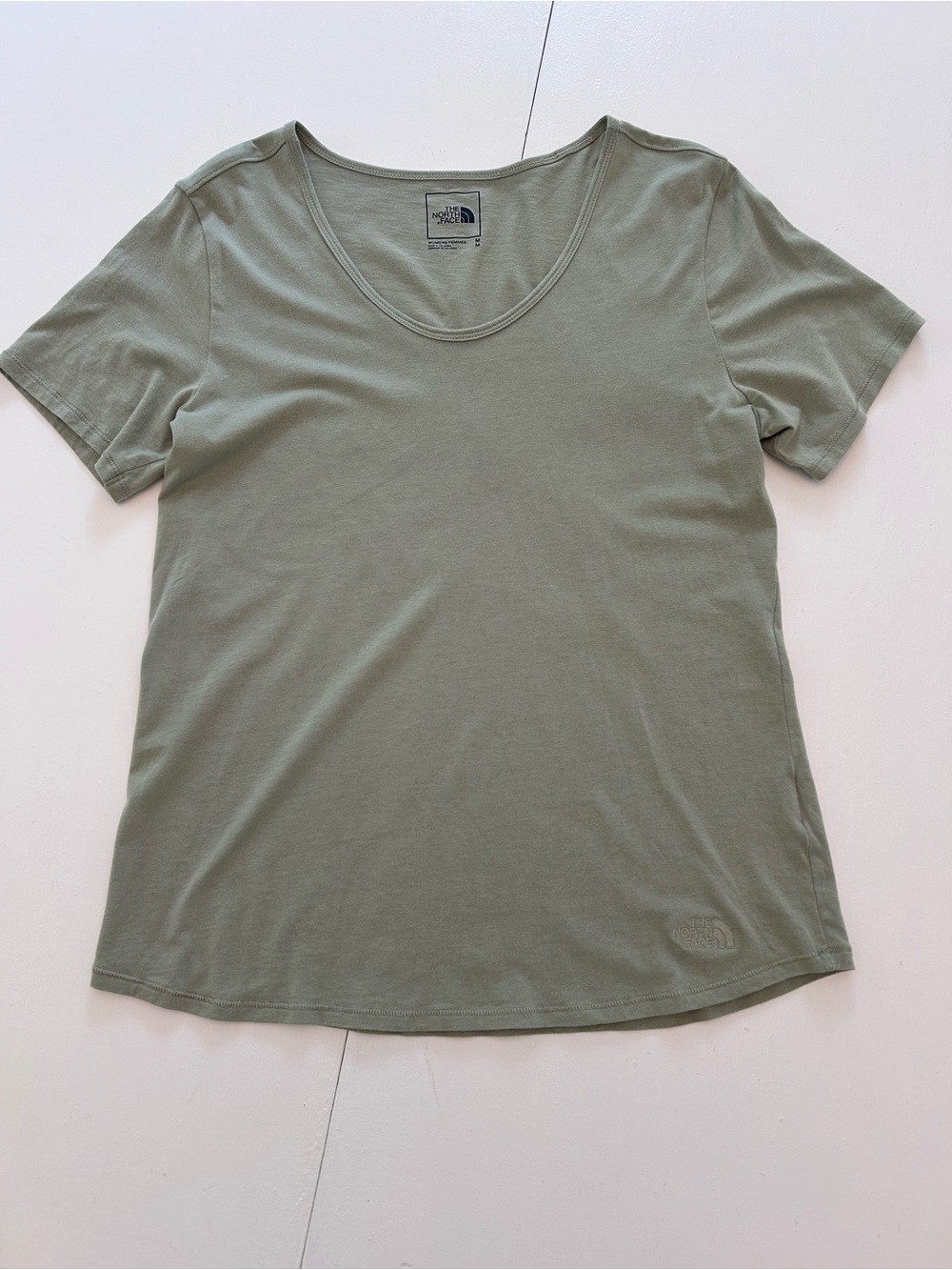 The North Face Women’s Sage Green Short Sleeve Scoop Tee